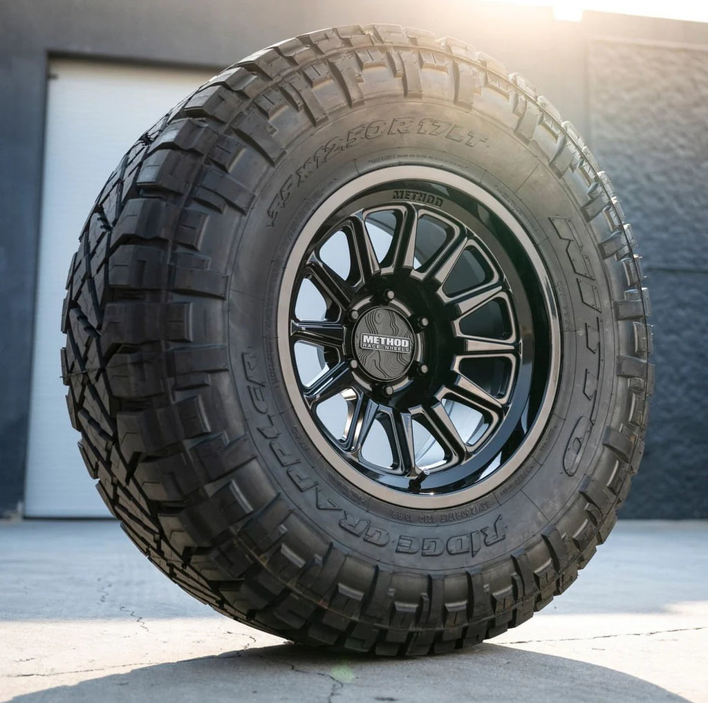 Method 323 Gloss Black 6x139.7 R17